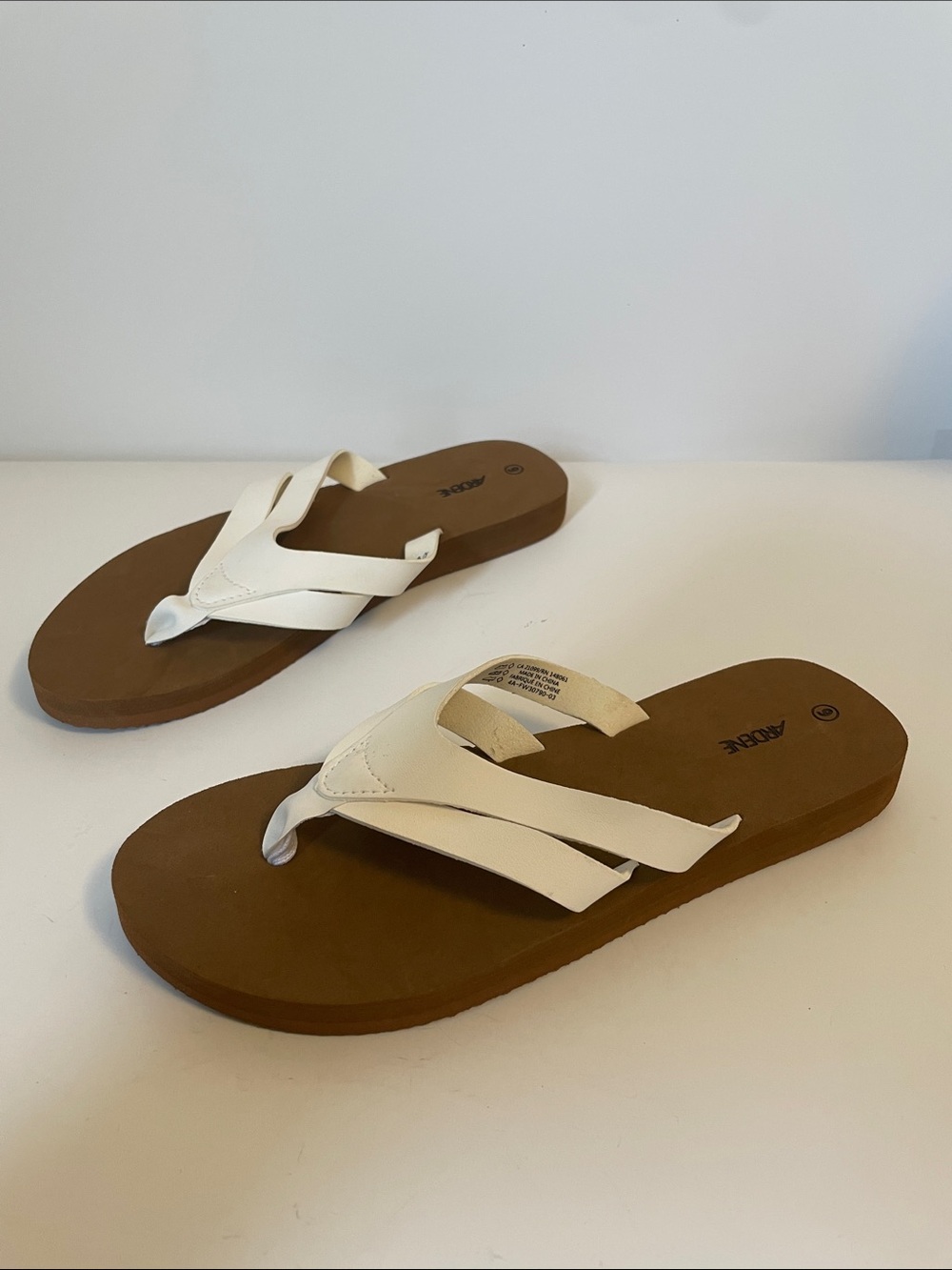 Ardene White Strappy Thong Sandals NWT Women’s Size 6 Summer Flip Flops